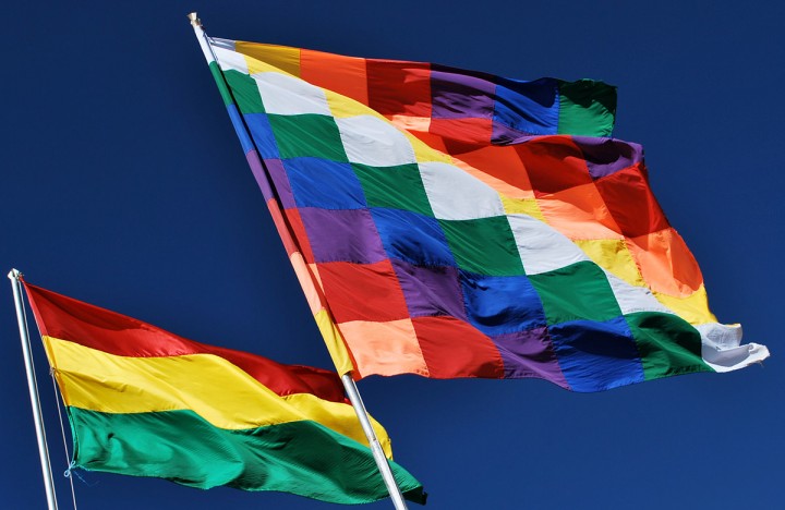 whipala y bandera de bolivia